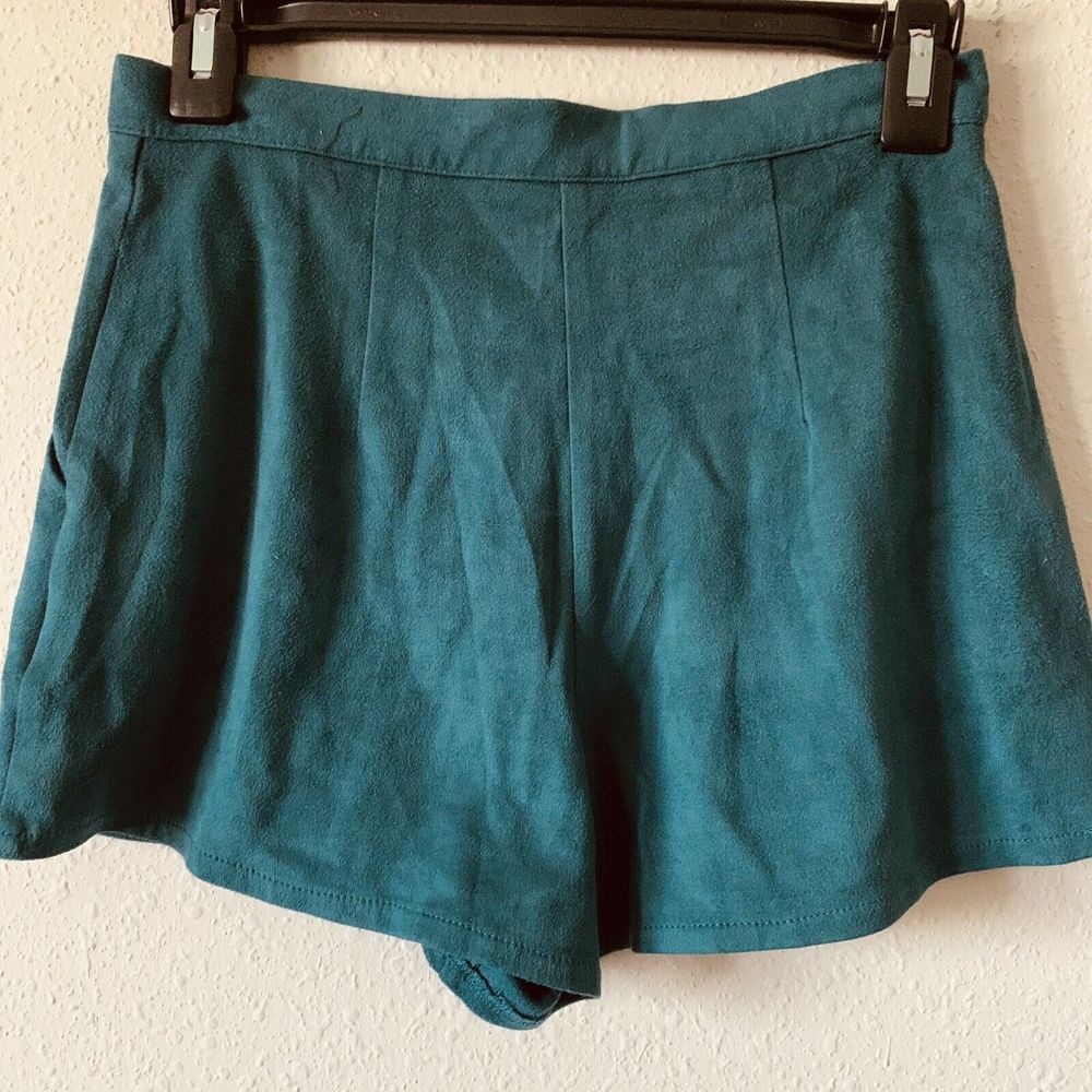 Missguided Festival Emerald High Waist Shorts - Picture 4 of 4